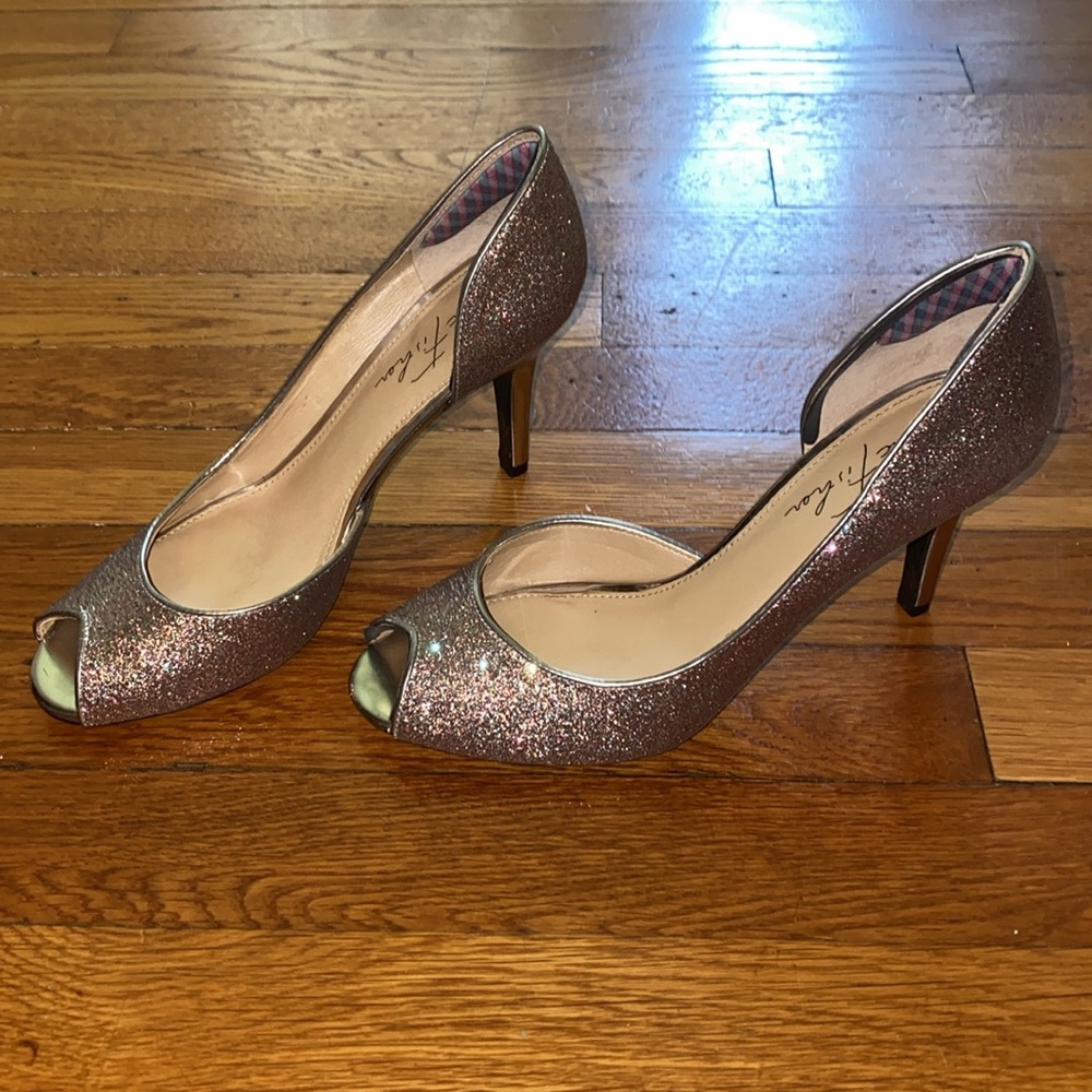 Marc Fisher size 8.5 sparkly heels. Only worn once for an indoor wedding.